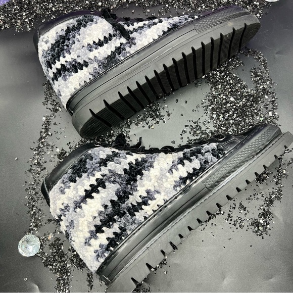 Krojay Onyx Crochet Men’s Boots - Picture 4 of 9